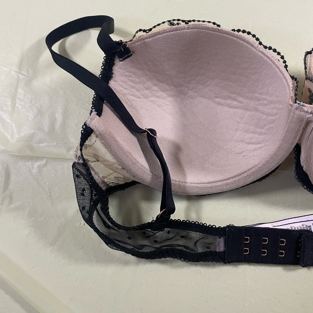 Victoria's Secret Nude and Black Floral Embroidered Bra - Picture 12 of 15